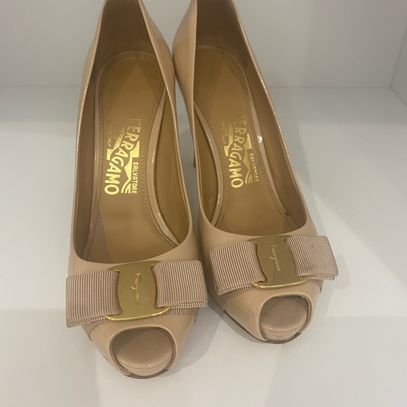 Shoes - Picture 5 of 9